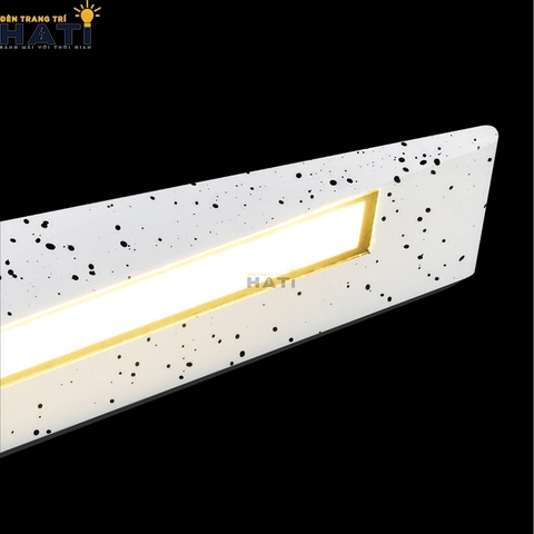 Đèn tường ngoài trời hiện đại Delyx sở hữu thiết kế hiện đại, tinh tế, phù hợp chiếu sáng mặt tiền, ban công và lối đi ngoài trời.