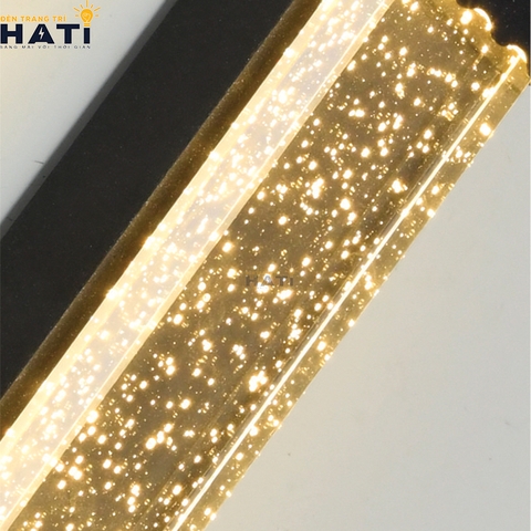 Đèn tường ngoài trời hiện đại Syrex thiết kế hiện đại, chống nước tốt, phù hợp lắp đặt tại mặt tiền, ban công và khu vực sân vườn.