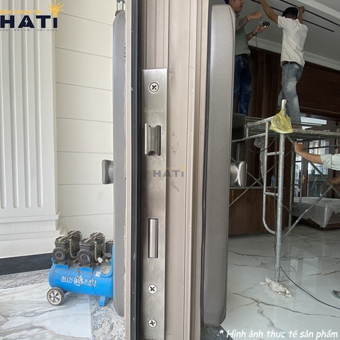 khoa-van-tay-cua-nhom-demax-el-606-gm-1