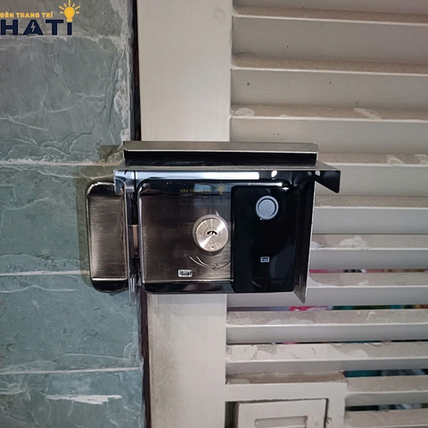 Khóa vân tay Hubert cửa cổng CC68 DARK GRAY