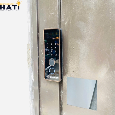 Khóa vân tay Hubert cửa cổng CC79 TITAN
