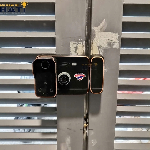 Khóa vân tay Hubert cửa cổng CC79 TITAN