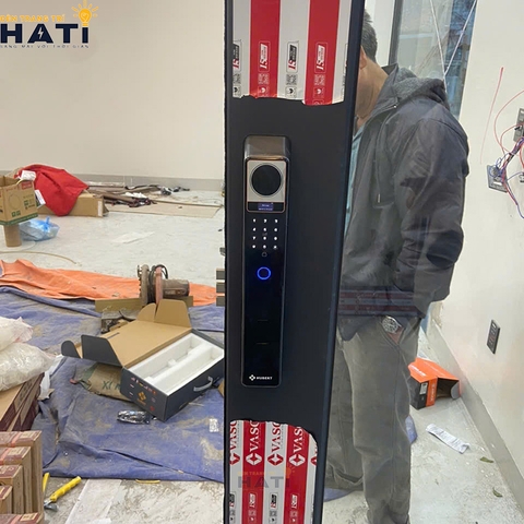 Khóa vân tay Hubert cửa gỗ CG69 BLACK