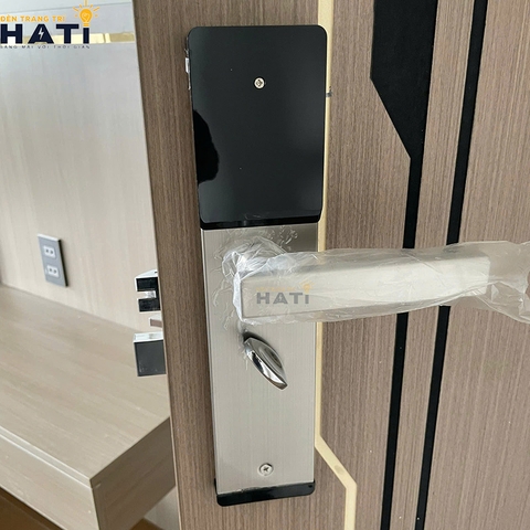 Khóa vân tay Hubert cửa khách sạn KSCG77