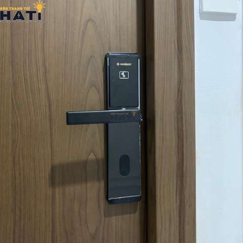 Khóa vân tay Hubert cửa khách sạn KSCG77