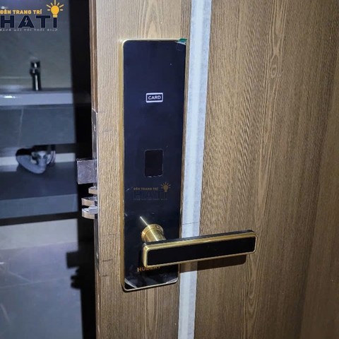 Khóa vân tay Hubert cửa khách sạn KSCG82