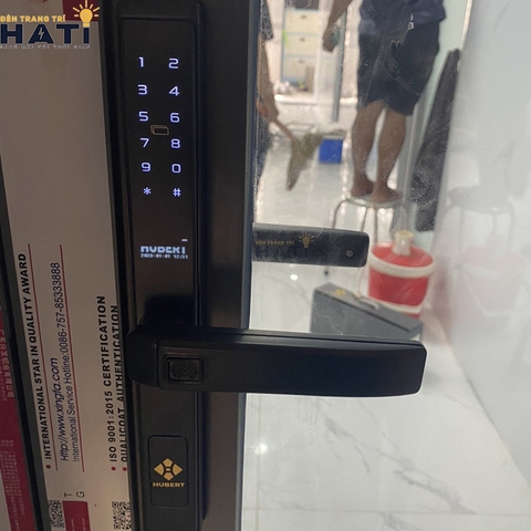 Khóa vân tay Hubert cửa nhôm CN77