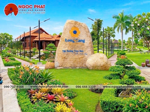 KHẮC CHỮ TRÊN ĐÁ