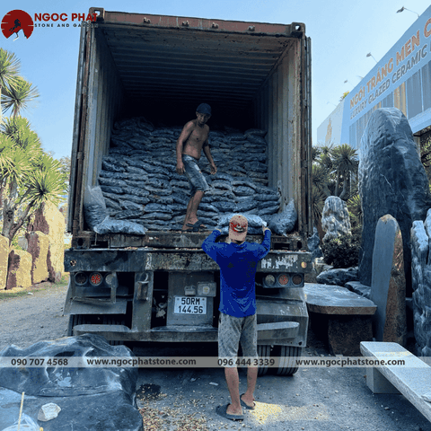SỎI ĐEN SUỐI TỰ NHIÊN