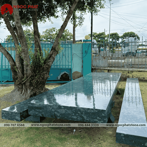 BỘ BÀN GHẾ ĐÁ XANH RÊU TỰ NHIÊN NGUYÊN KHỐI