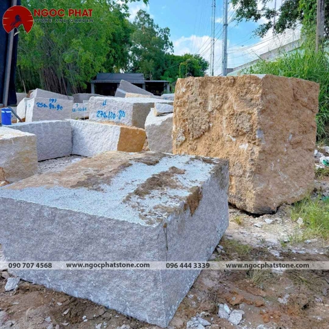 ĐÁ KHỐI GRANITE TỰ NHIÊN
