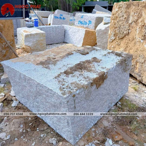 ĐÁ KHỐI GRANITE TỰ NHIÊN