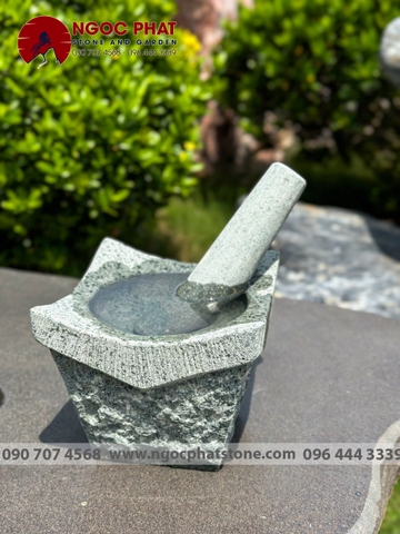 Cối chày đá tự nhiên