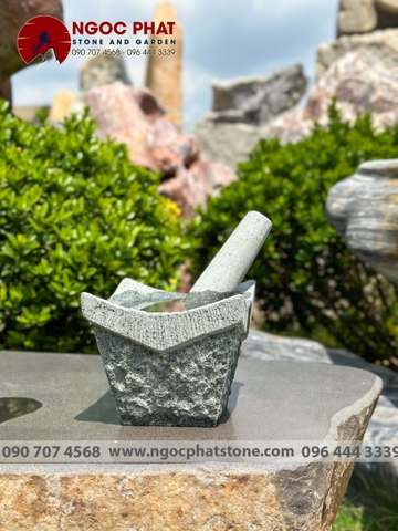 Cối chày đá tự nhiên