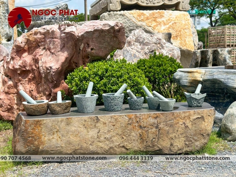 Cối chày đá tự nhiên