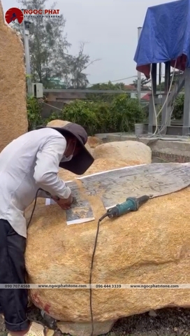 ĐÁ KHẮC CHỮ