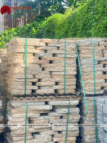 ĐÁ GRANITE VÀNG TỰ NHIÊN