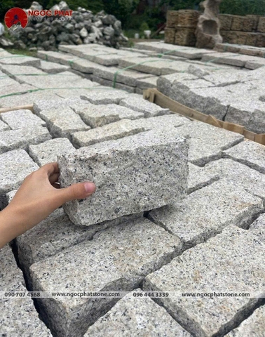 ĐÁ CUCBI CHẺ GRANITE TỰ NHIÊN