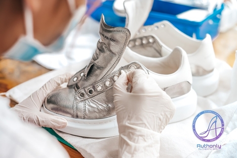 Cách vệ sinh “giày hàng hiệu” để luôn như mới tại nhà.