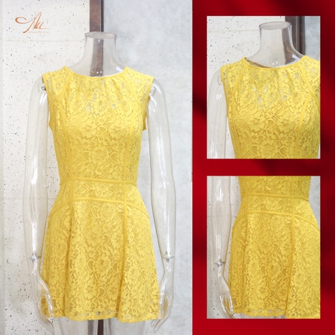 Váy BCBG ren vàng 2 lớp, 3 lỗ, hở lưng