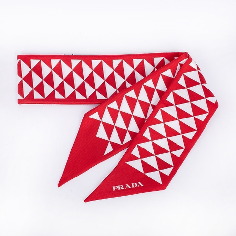 Khăn Prada Quấn Túi Màu Trắng Họa Tiết Zích Zắc Đỏ