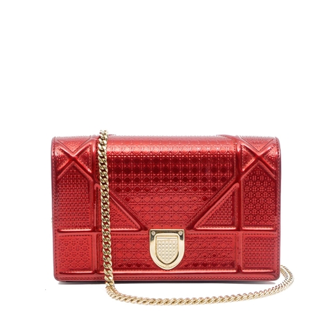 Túi Dior Diorama Pouch Small Da Canage Micro Màu Đỏ Metallic Khóa Vàng