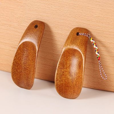 Đón gót giày gỗ treo móc chìa khóa (DGG04)
