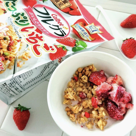 Ngũ Cốc Calbee Màu Đỏ Nhật Bản 700g