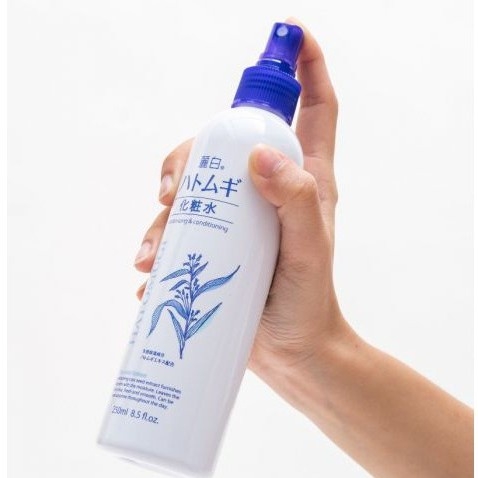 Xịt Khoáng Hatomugi Ý Dĩ Dưỡng Ẩm Và Làm Sáng Da 250ml