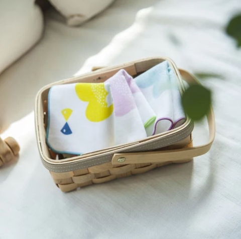 Khăn gạt lau mặt cho bé hình bông hoa hiệu Orunet 100% organic cotton - Imabari Towel MS: HW0815