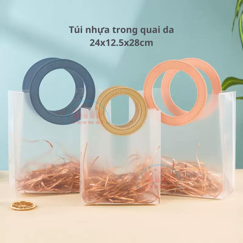 Túi nhựa trong quai da 24x12.5x28cm-TL