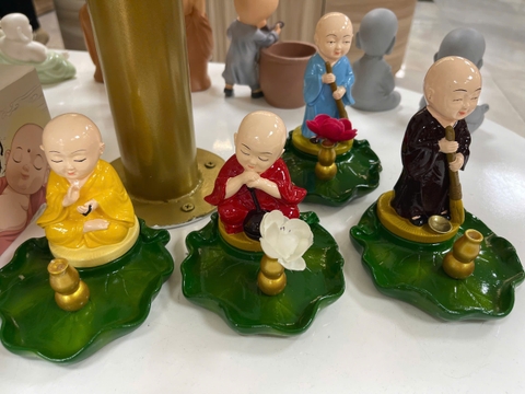 Chú tiểu lá sen đứng+ngồi ( 1 Chú ) -NĐ