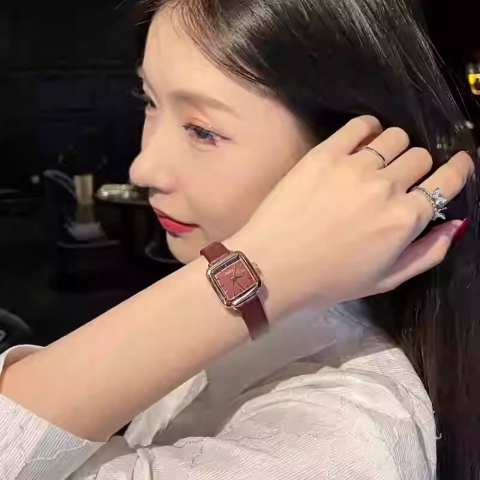 Đồng hồ nữ cũ, sang trọng nhẹ nhàng, đồng hồ cơ khí nữ vuông mới 2025 TS112250