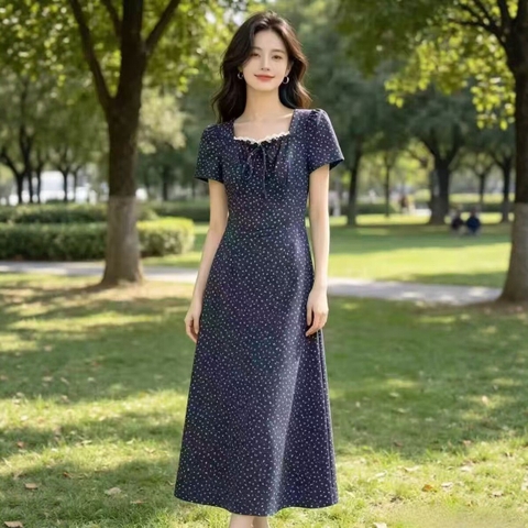 Đầm hoa nhí cổ vuông thu eo B604
