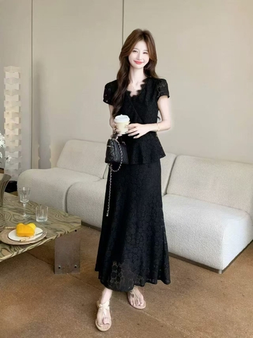 Set 2 món: Áo ren cổ V + Chân váy cạp cao B597