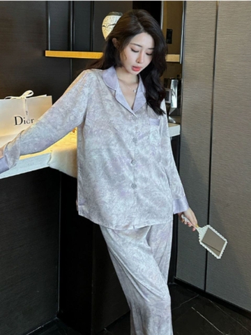Bộ đồ ngủ cao cấp nữ, vải satin lụa lạnh, dài tay in họa tiết tím, khí chất, mặc nhà sang trọng DN1652501