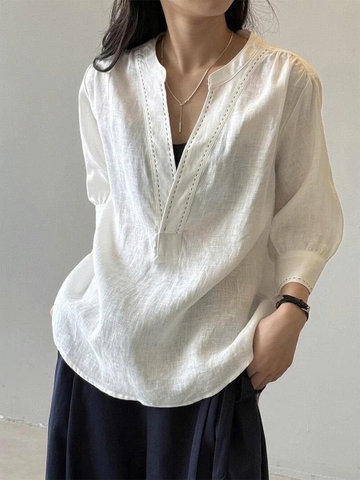 Áo Sơ Mi Vải Lanh Trắng Nữ Tay Lửng Cổ Chữ V – Phong Cách Cổ Điển, Dáng Rộng Mùa Hè  D199250