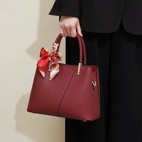 Túi xách nữ kiểu dáng mới 2025 – Túi xách cho mẹ – Da thật cao cấp kết hợp da tổng hợp TX319250