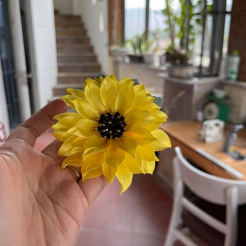 [Ảnh thật] Cài áo hoa hướng dương vàng/ Quà tặng cho mẹ và bé/ Cài áo tặng mẹ/ Hoa cài áo đính đá cao cấp