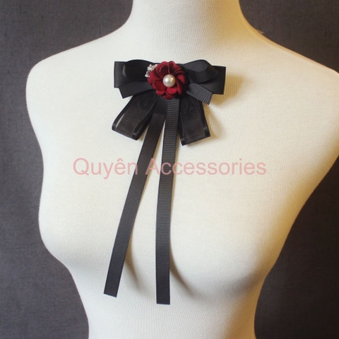 Nơ cổ áo đính hoa