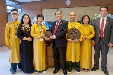 MỘT CHÉN TRÀ, MỘT TẤM LÒNG - SHANAM GỬI GẮM VÀO KỲ HỌP THỨ 9, QUỐC HỘI KHOÁ XV