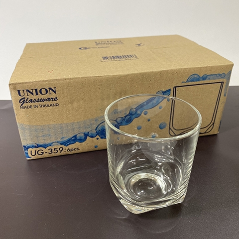 Cốc thủy tinh