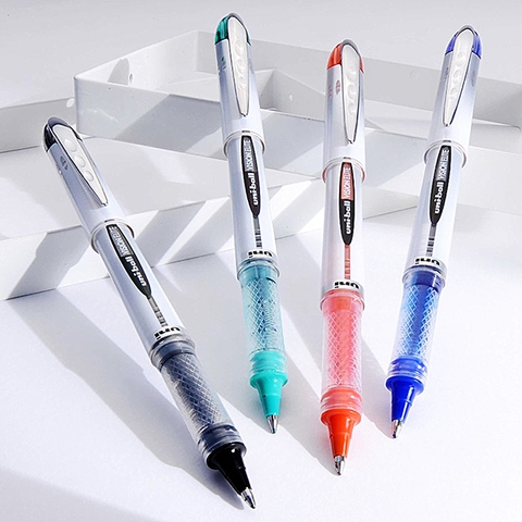 Bút ký lông kim Uni-ball Vision Elite UB-200