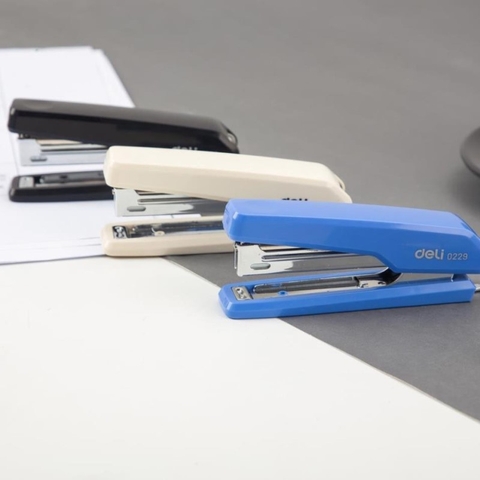 Dập ghim Deli 0229
