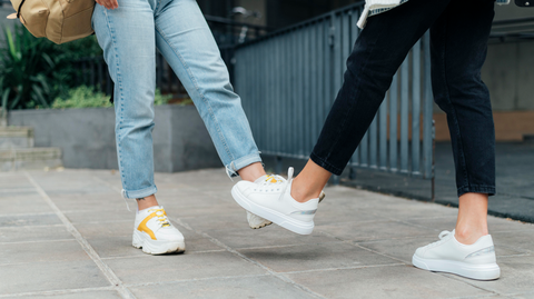 6 MẸO GIỮ GIÀY SNEAKER TRẮNG TRÁNH XỈN MÀU, DỄ ÁP DỤNG HÀNG NGÀY