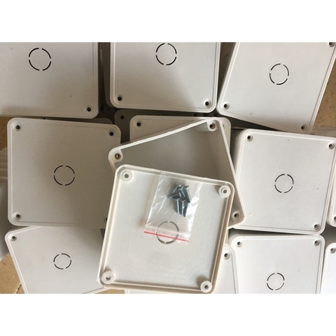 Hộp nối camera BKTECH 11*11 không ốc, không ren đồng (dùng vít)