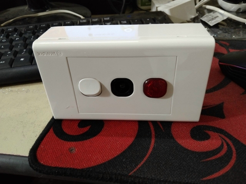 Camera ngụy trang công tắc điện