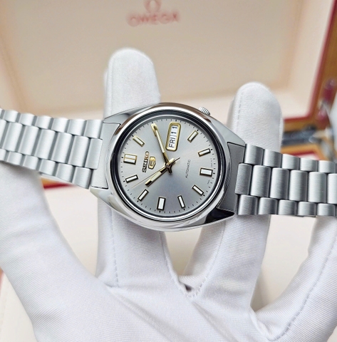  Seiko 5 Automatic SNXS75K1 ( SNXS75 ) Vỏ Trắng Mặt Xám Khói