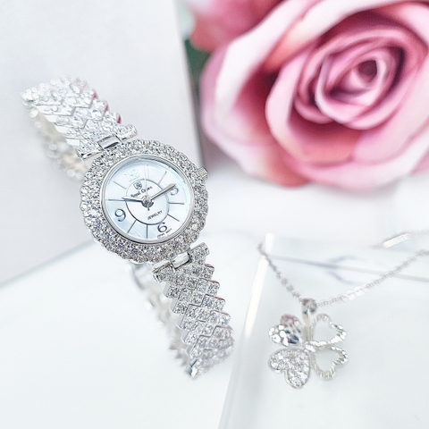 Đồng Hồ Nữ Royal Crown Quartz 2607L Dây Sắt Đính Đá 