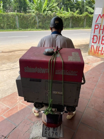 BÀN GIAO MÁY PHÁT ĐIỆN SHINDAIWA 2500MP VỀ LA PHÙ